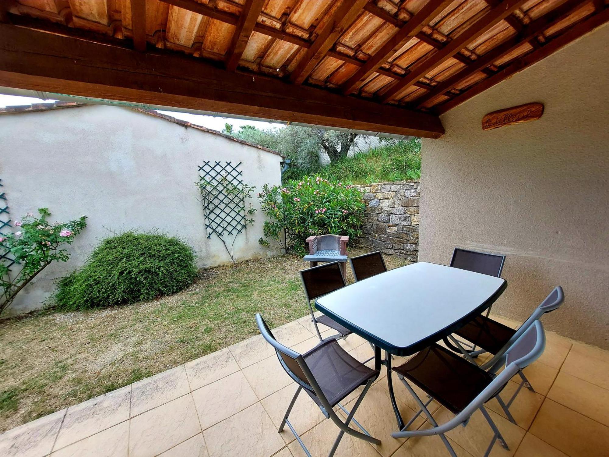 Village De Gites La Fontinelle Bessas Habitación foto